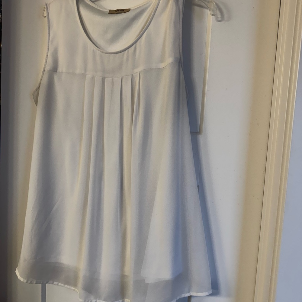 Sleeveless White Pleated Swing Tank Top